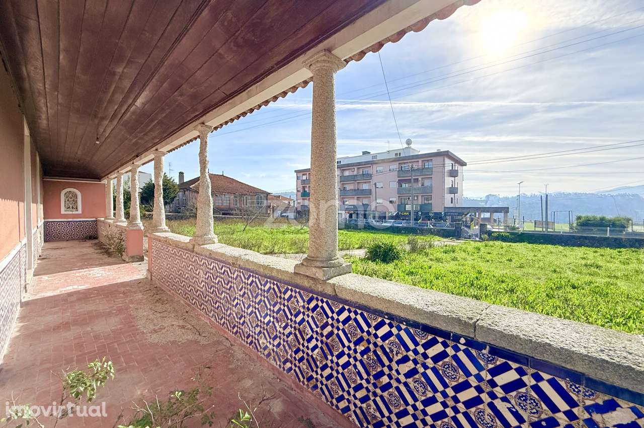 Mordia Individual T4 com 3666 m2 de terreno em Delães, V. N. Famali... - Grande imagem: 2/42