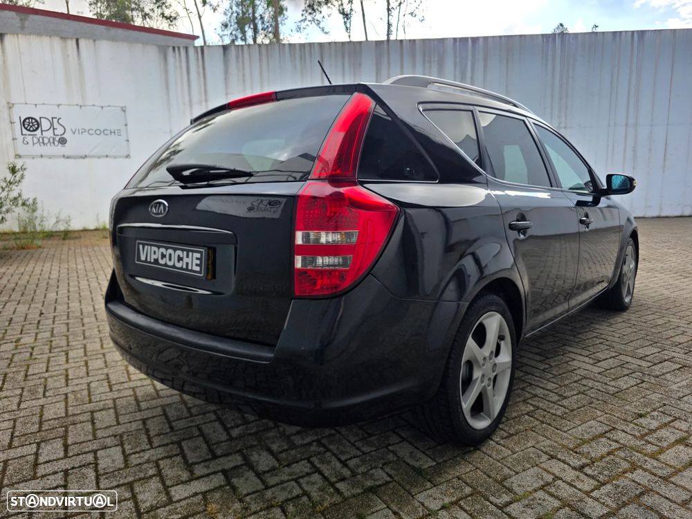 Kia Ceed SW 1.6 CRDi EX ISG - 32