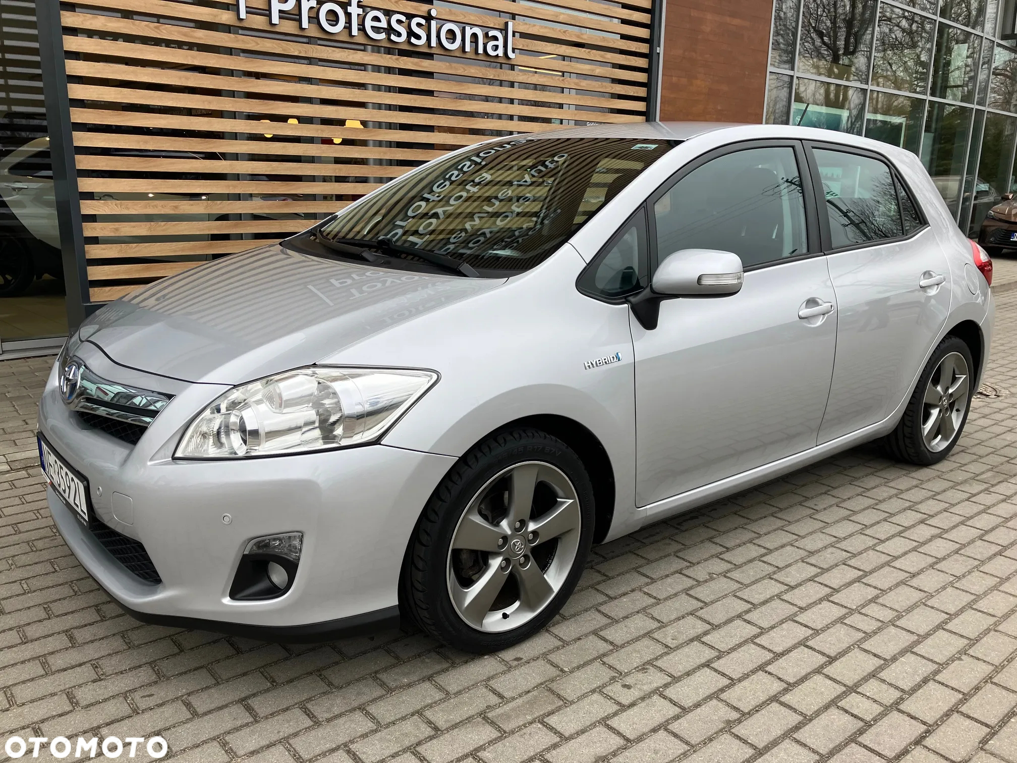 Toyota Auris 1.8 HSD Luna - 2