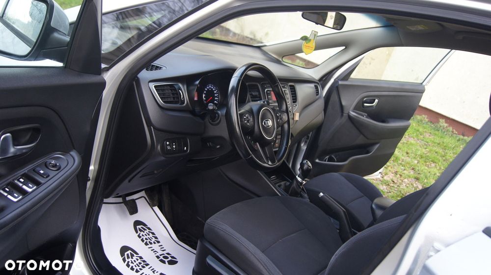 Kia Carens 1.6 GDI M - 29