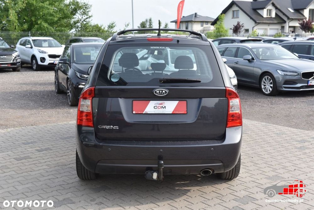 Kia Carens - 9