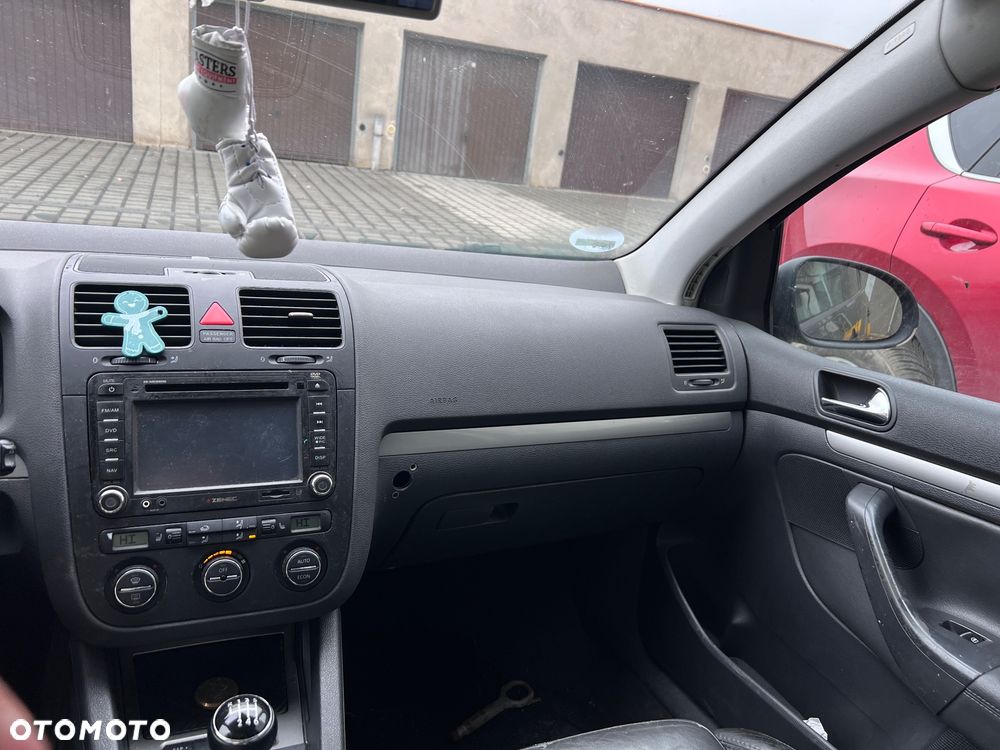 Volkswagen Golf 2.0 FSI Sportline - 6