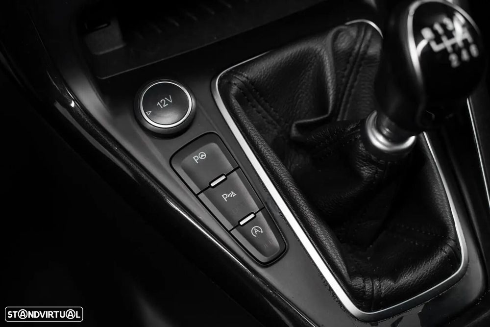 Ford Focus - 30