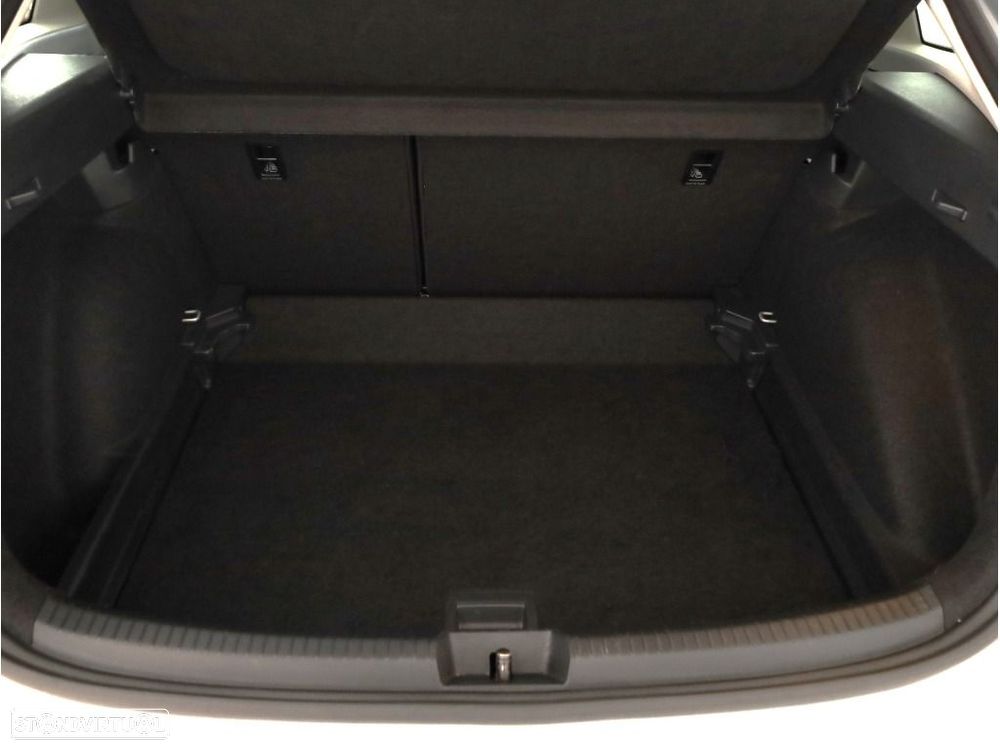 VW Taigo 1.0 TSI Urban DSG - 17