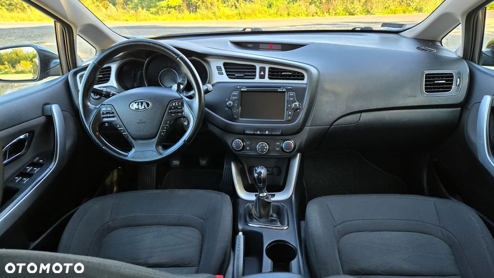 Kia Ceed - 28