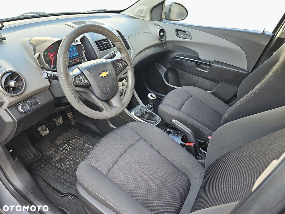 Chevrolet Aveo - 11