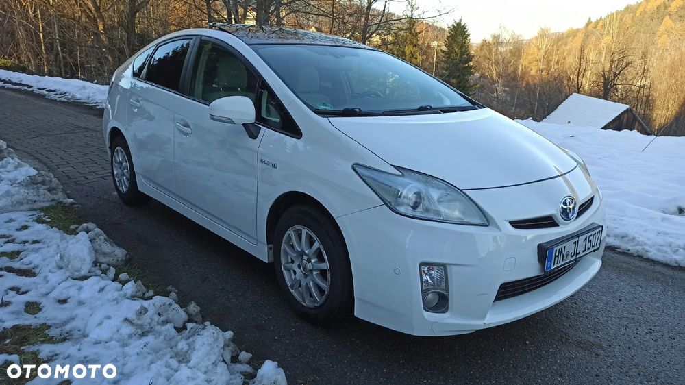 Toyota Prius (Hybrid) - 1