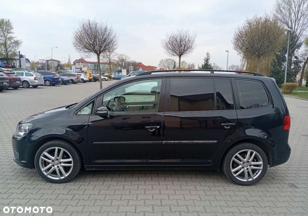 Volkswagen Touran - 11