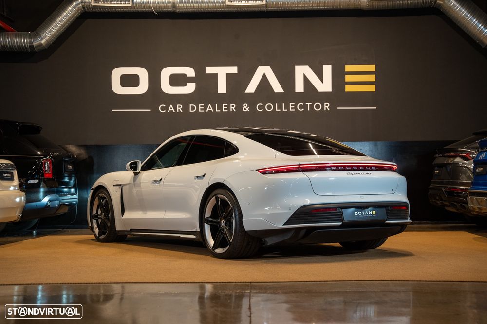 Porsche Taycan Turbo - 4