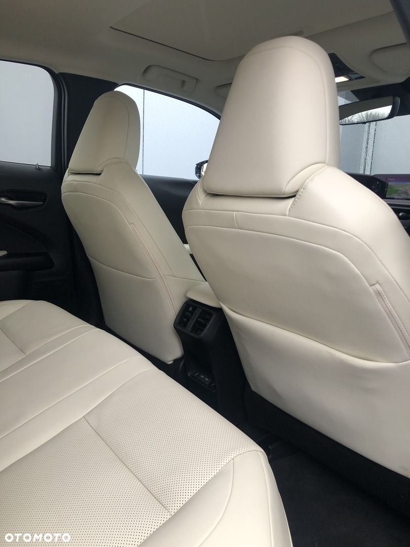 Lexus UX - 28