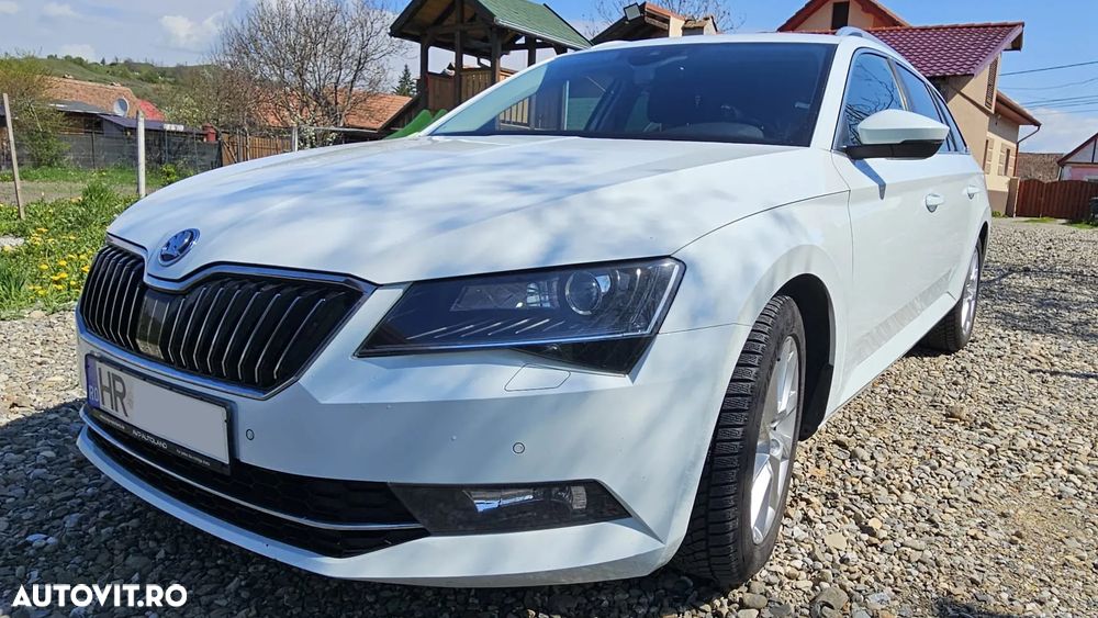 Skoda Superb 2.0 TDI DSG Premium Edition - 8