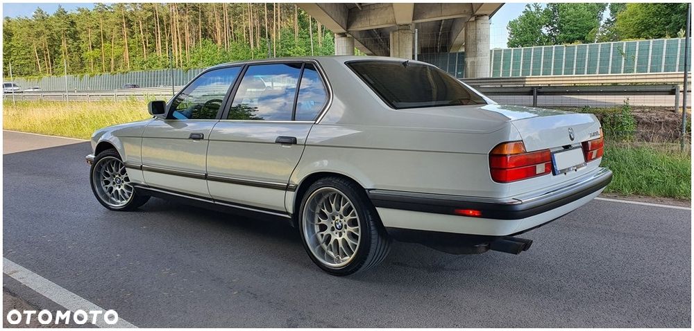 BMW Seria 7 740iL - 8