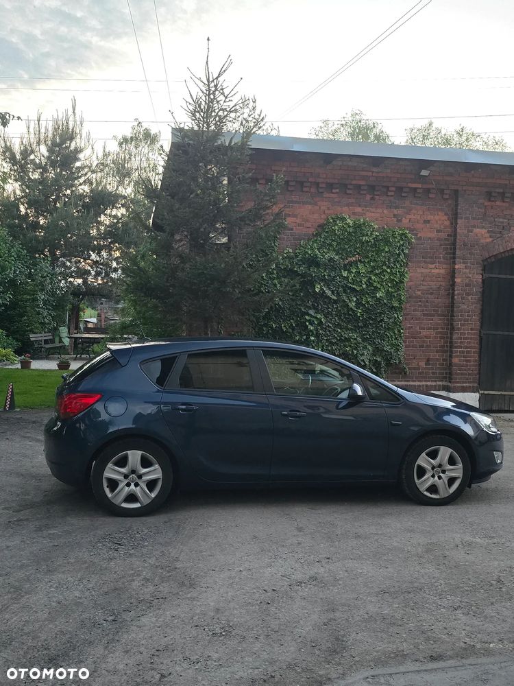 Opel Astra 1.4 - 9