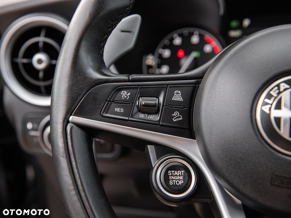 Alfa Romeo Stelvio - 21