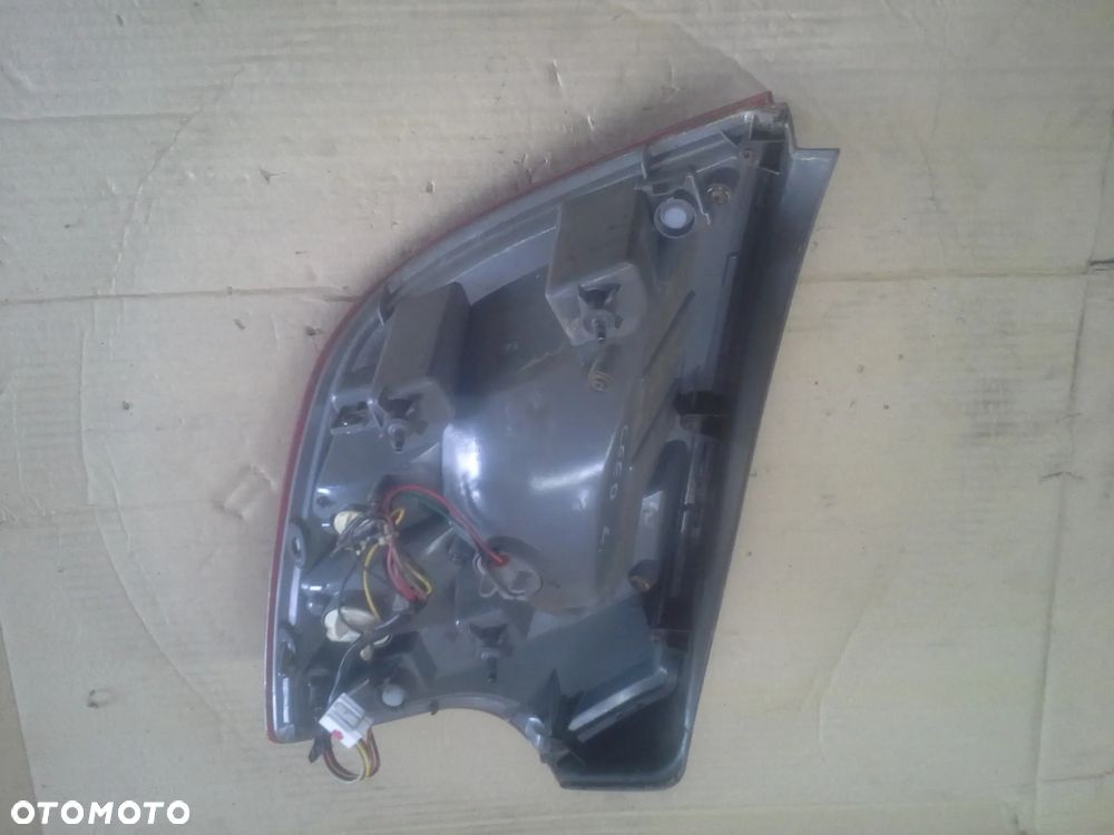 Kia Ceed I 5D HB lampy tylne EU - 10