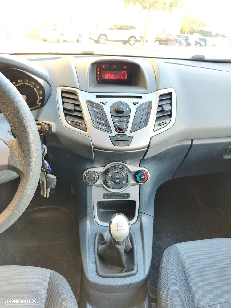 Ford Fiesta 1.25 Techno - 14