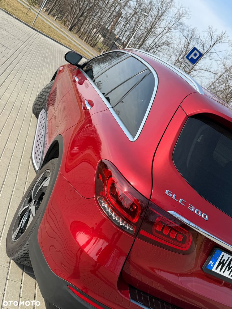 Mercedes-Benz GLC - 13