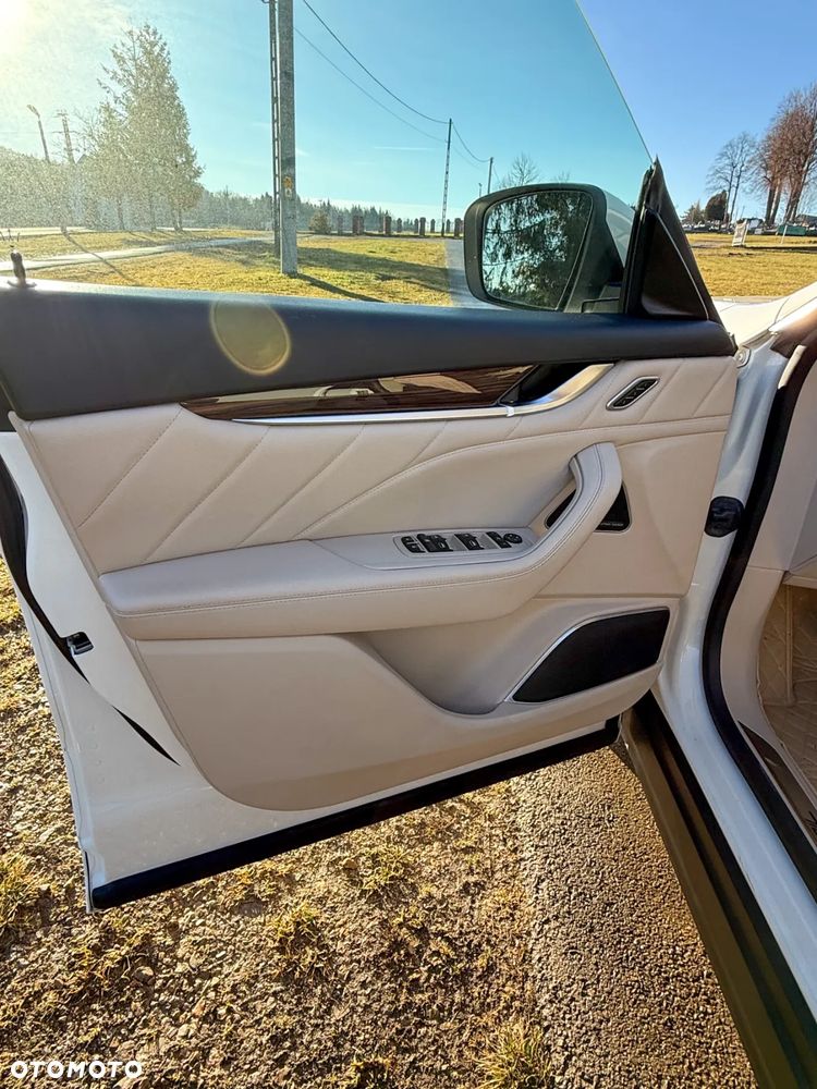 Maserati Levante Q4 GranLusso - 14