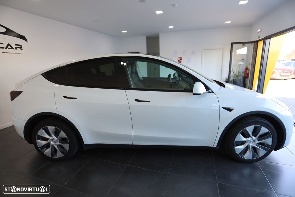 Tesla Model Y Long Range Dual Motor AWD - 5