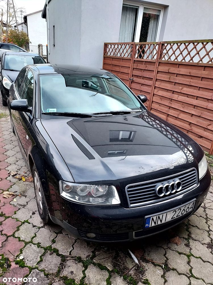 Audi A4 Limousine - 1