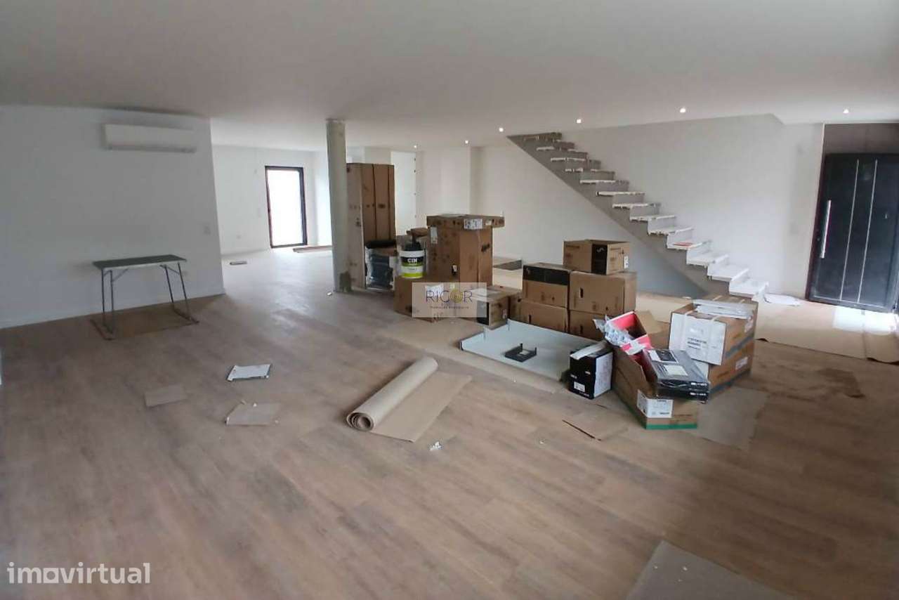 Moradia T3 de 3 frentes e jardim nova no centro da Maia - Grande imagem: 5/27