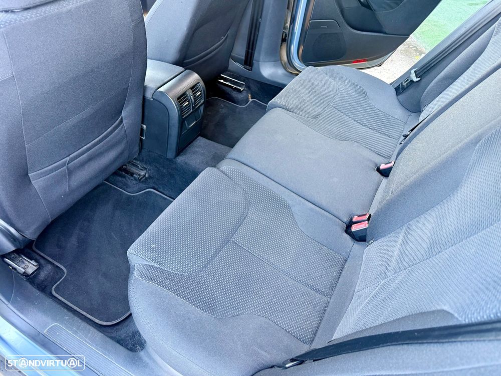 VW Passat Variant 1.9 TDi Confortline - 42