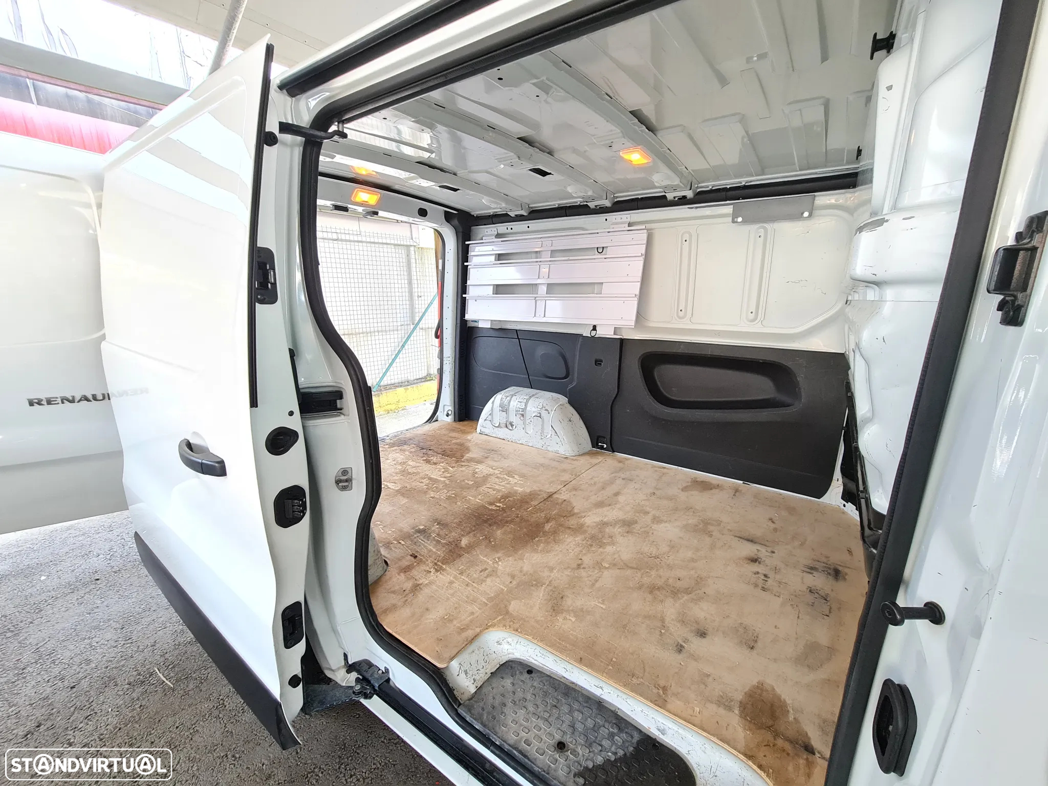 Renault TRAFIC 1.6 Dci 125CV * GPS/ AC/ IVA DEDUTÍVEL * - 13