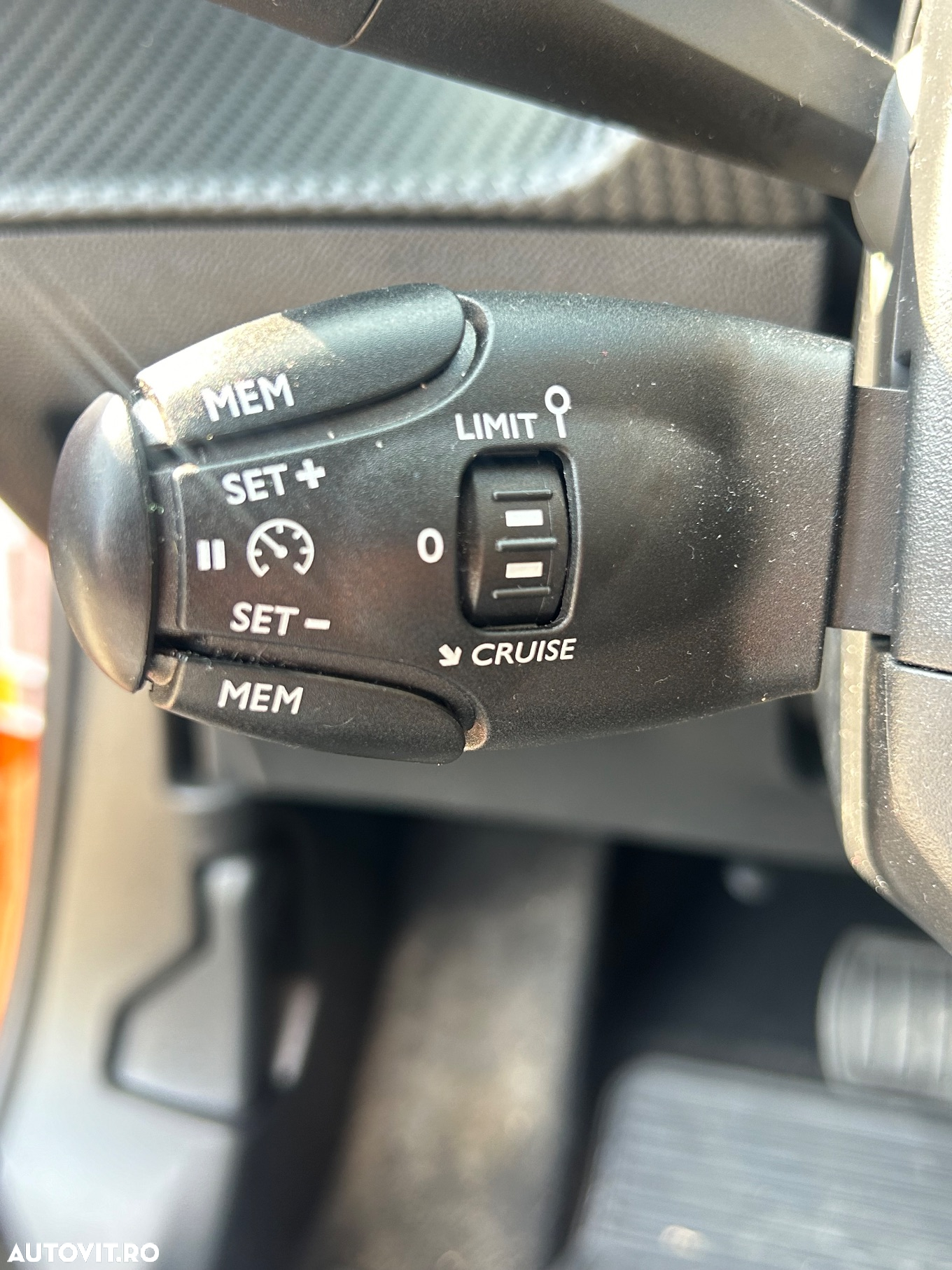 Peugeot 2008 e-2008 Allure Pack - 11
