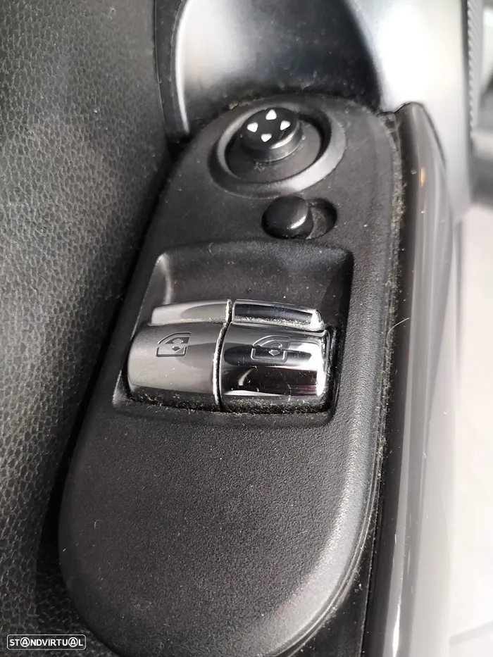 MINI 3 Portas One D - 22