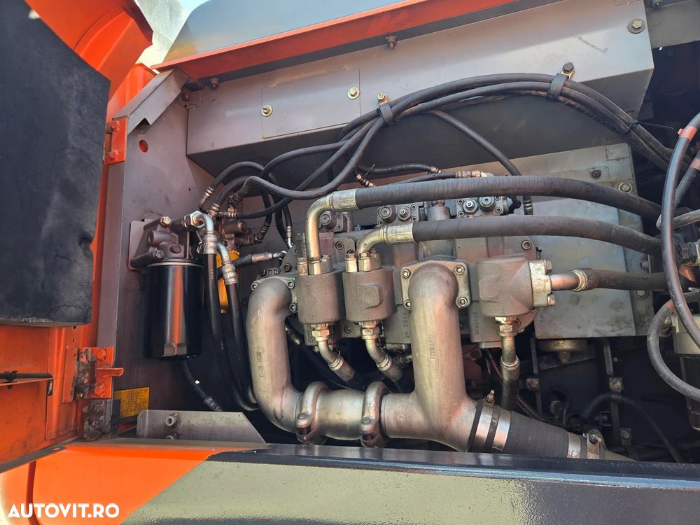 Hitachi ZX350LC, 8.053h, 40 tone, lung brate 20m, ad sapare 18m, cupa 1mc, contragreutate, senile late, consum mediu 25l/h, AC, protectie cabina, 3 pompe hidr Hitachi, revizie hidr efectuata, PROMOTIE 109.900 EUR+Tva - 38