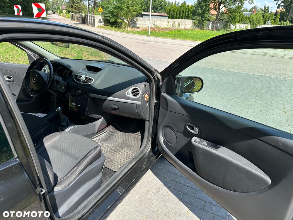 Renault Clio 1.2 16V 75 Yahoo - 12