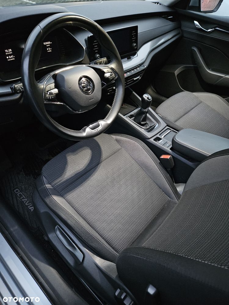 Skoda Octavia 2.0 TDI Ambition - 11
