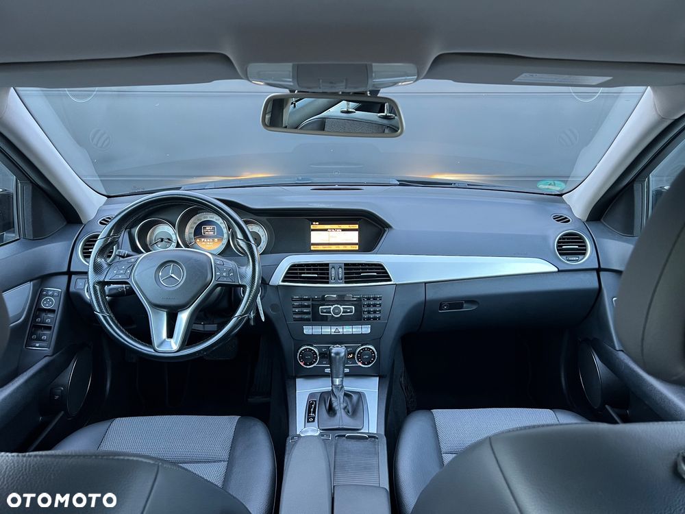 Mercedes-Benz Klasa C 180 CGI Automatik BlueEFFICIENCY Avantgarde - 18