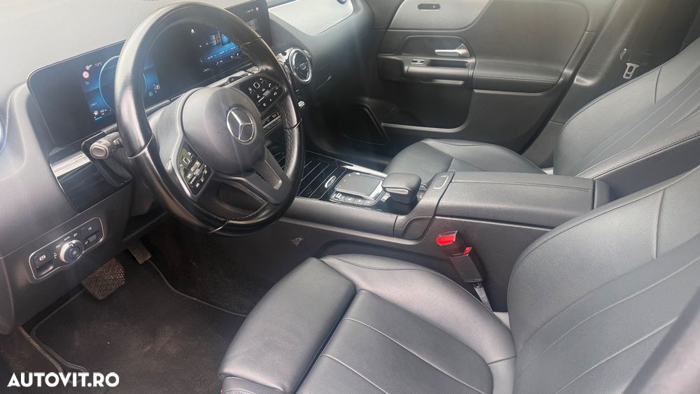 Mercedes-Benz GLA 180 d Aut. - 9