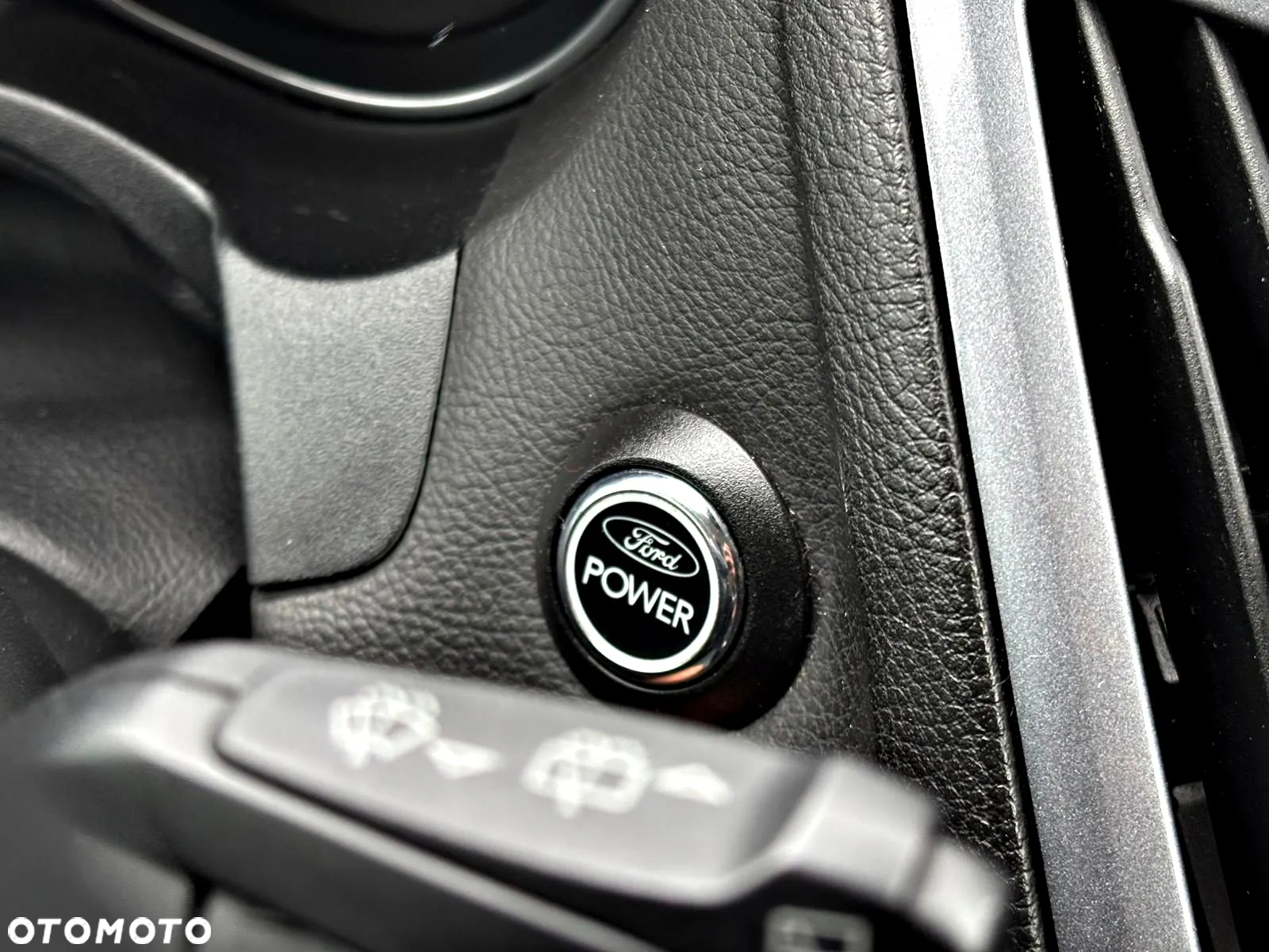 Ford Focus 1.6 EcoBoost Titanium - 25