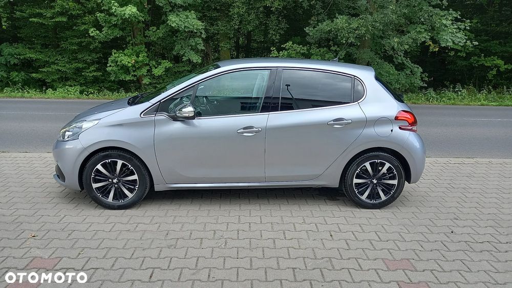 Peugeot 208 1.2 PureTech GPF Allure S&S EAT6 - 6