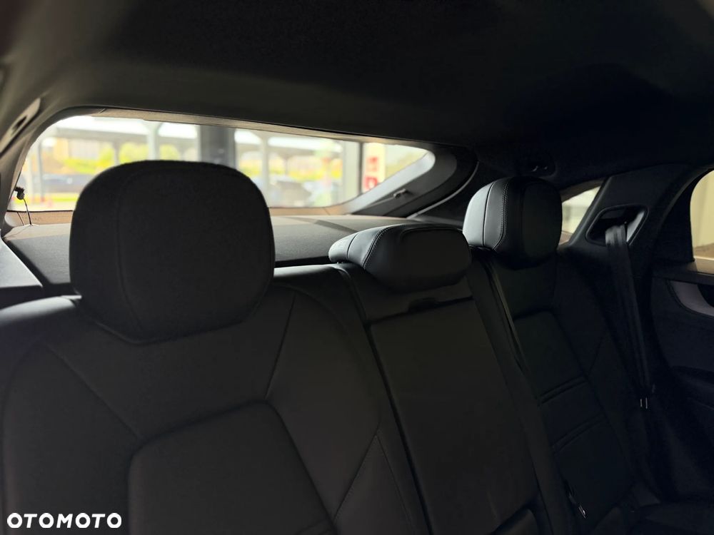 Porsche Cayenne E-Hybrid PHEV Black Edition - 32