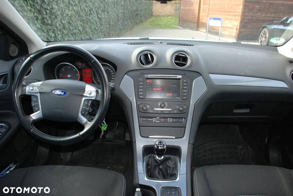 Ford Mondeo - 26