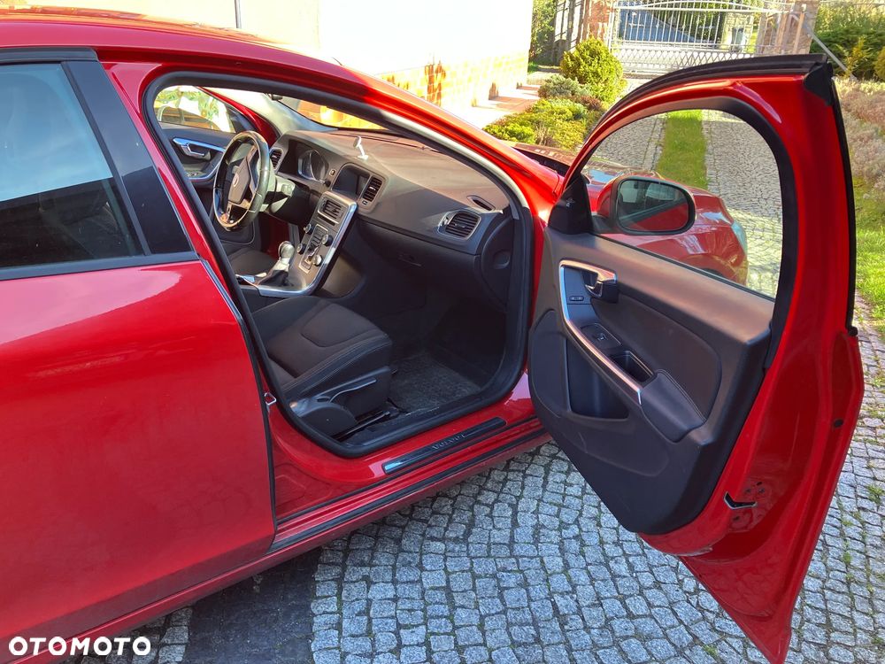 Volvo S60 T3 Momentum - 3