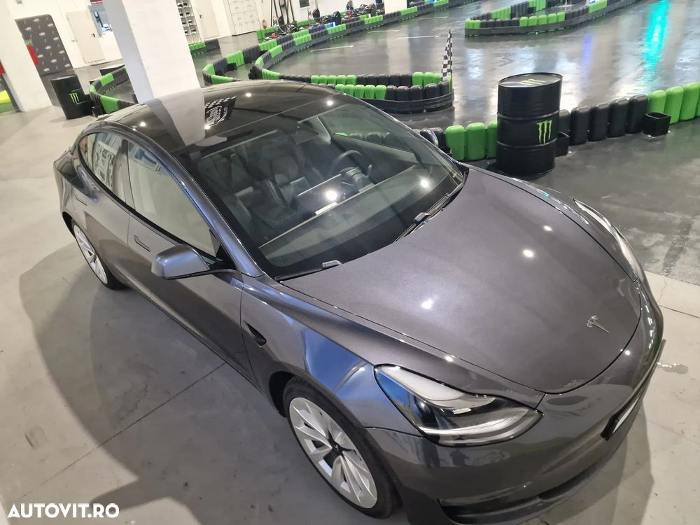 Tesla Model 3 - 12