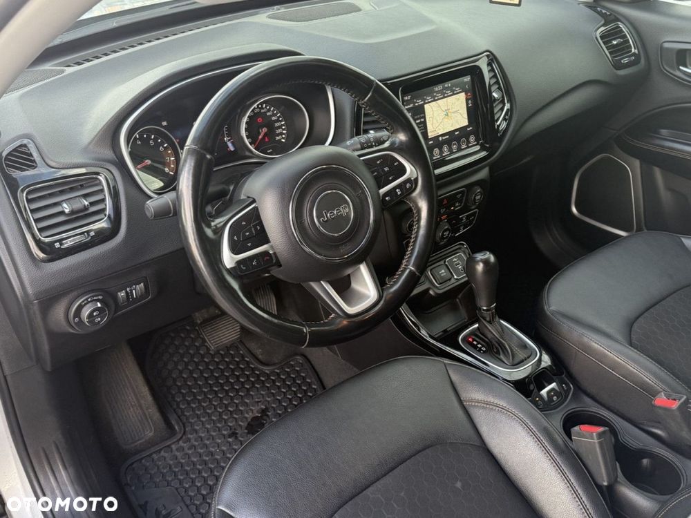 Jeep Compass - 24