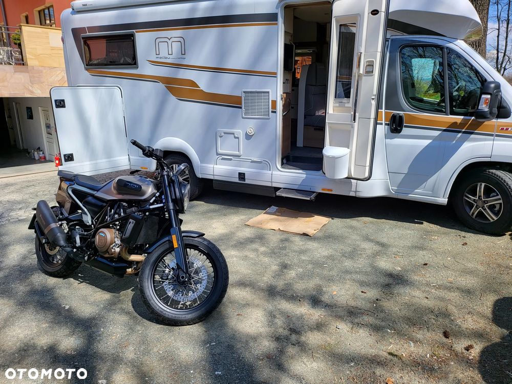 Husqvarna Svartpilen - 1