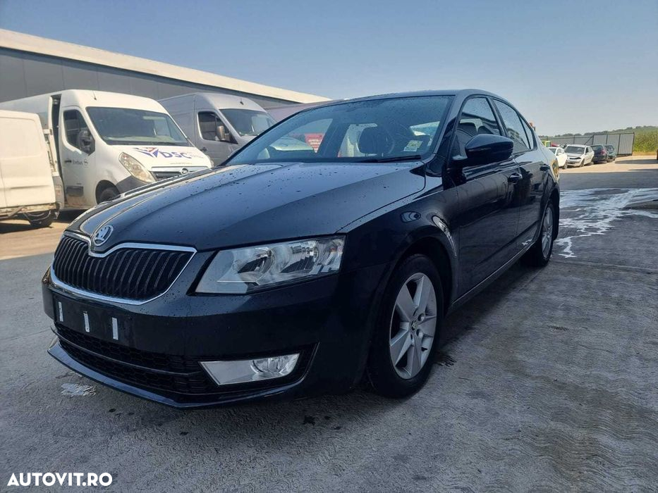 Dezmembrez Skoda Octavia 1.6 tdi, cutie automata, negru - 2