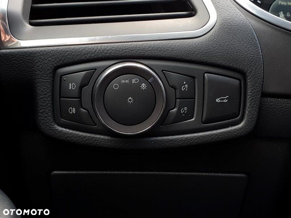 Ford S-Max - 17