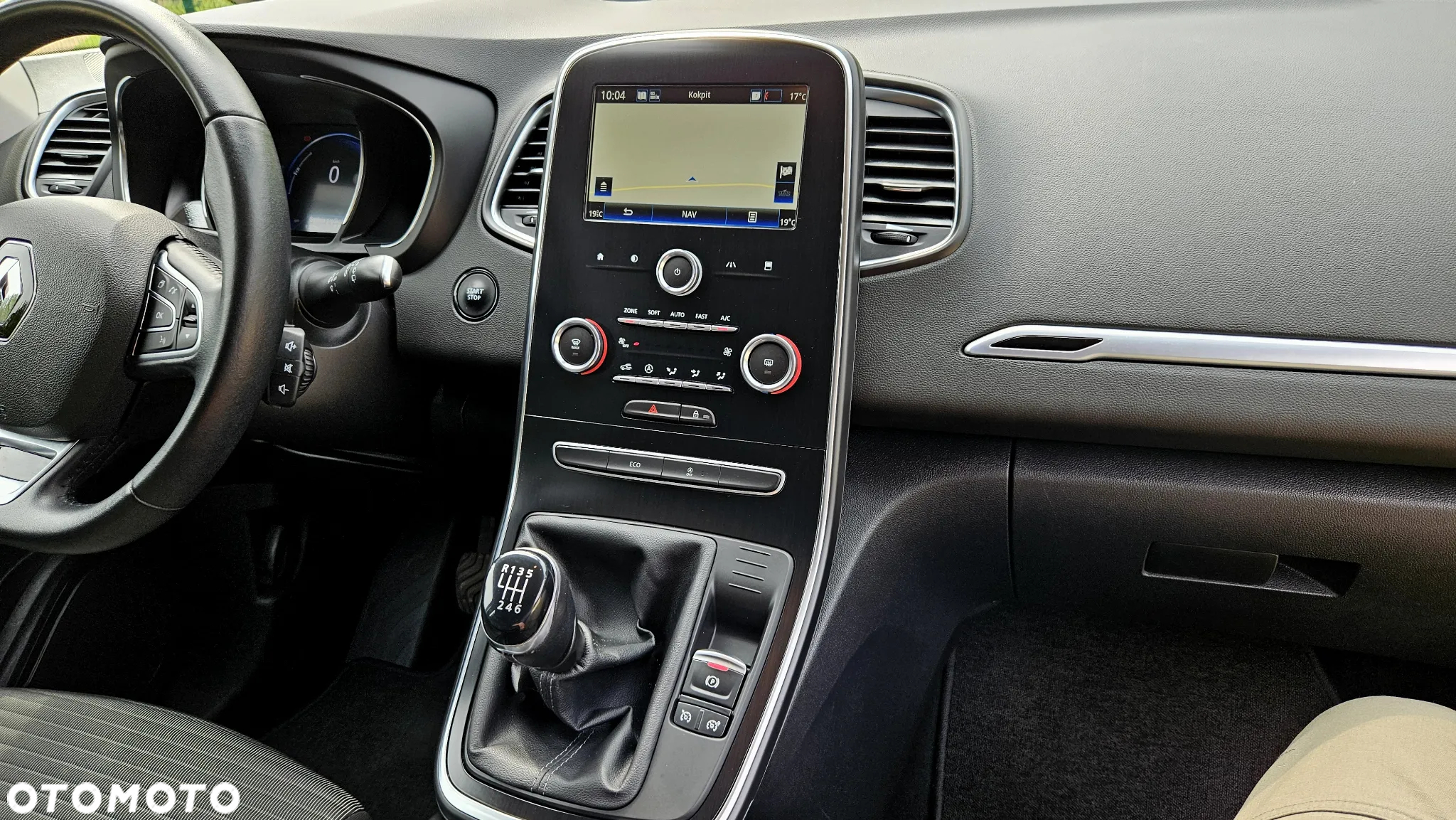 Renault Scenic 1.3 TCe FAP Zen - 40