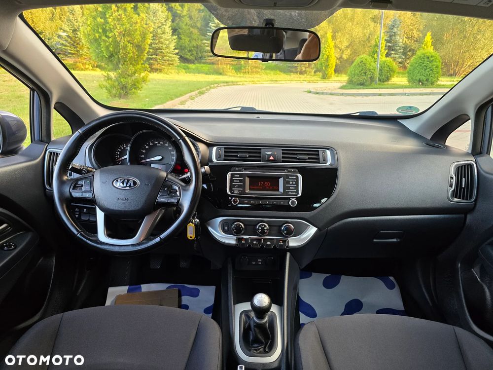 Kia Rio 1.2 Fifa World Cup Edition - 25