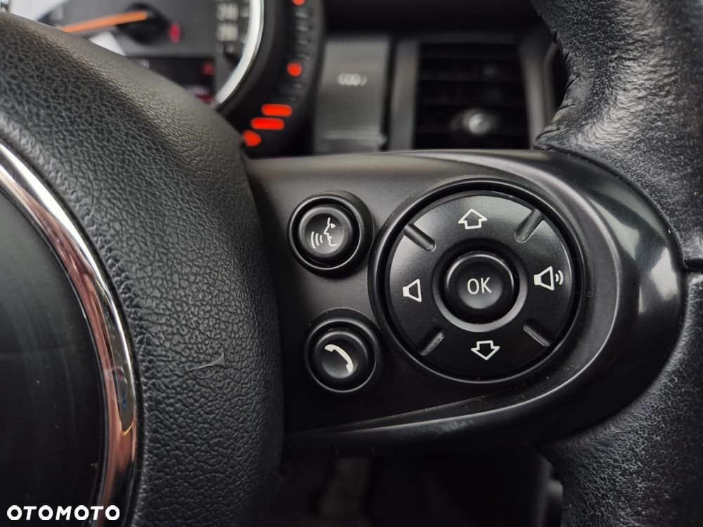 MINI Cooper Standard - 13
