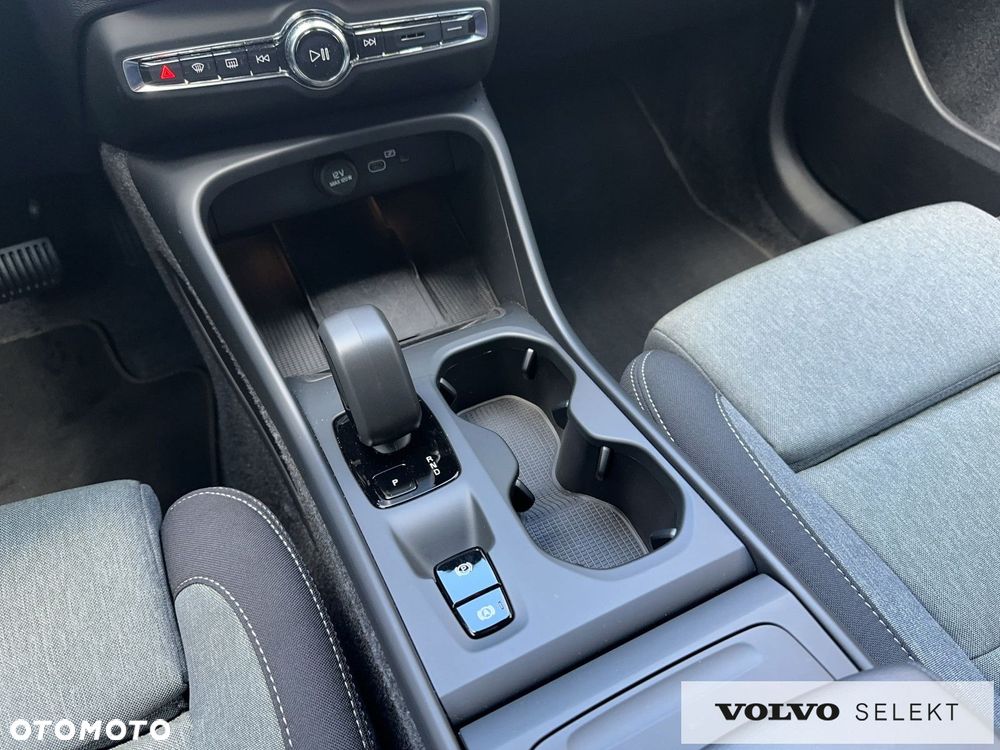 Volvo XC 40 - 18