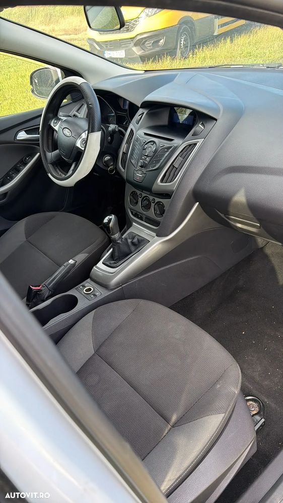 Ford Focus - 11