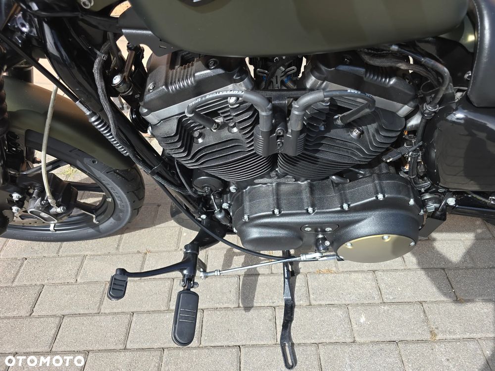 Harley-Davidson Sportster Iron 883 - 22